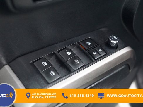 Used 2015 Toyota Tacoma 4x4 Access Cab V6 w/ TRD Off-Road Package image 16