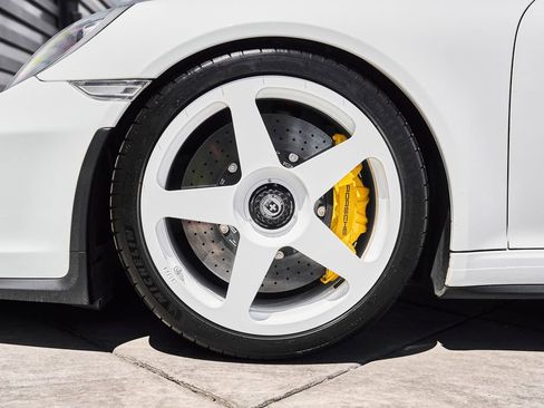 Used 2018 Porsche 911 GT3 RWD image 3