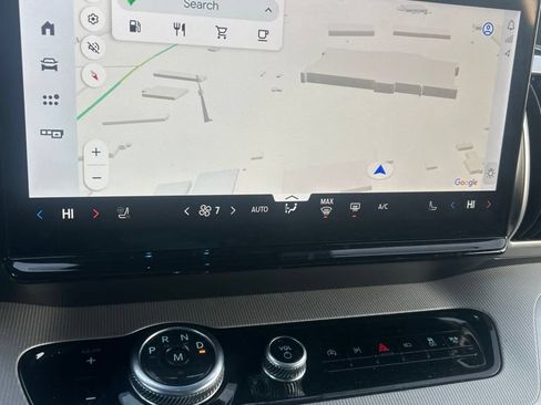 Used 2025 Ford Expedition Max Active RWD image 9