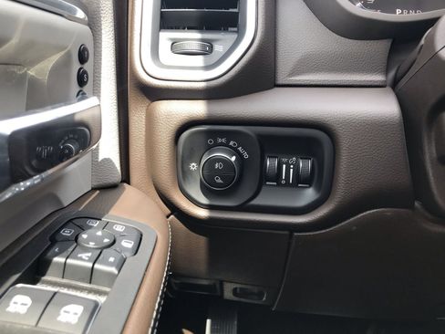New 2025 RAM 2500 Laramie AWD/4WD image 29