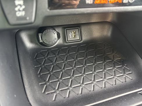 Used 2024 Toyota RAV4 XLE FWD image 27