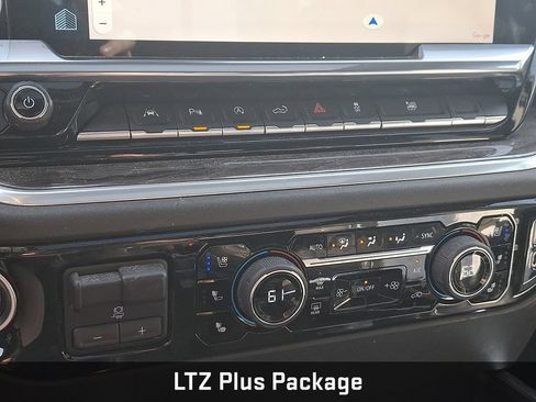 Used 2022 Chevrolet Silverado 1500 LTZ w/ LTZ Convenience Package II AWD/4WD image 19