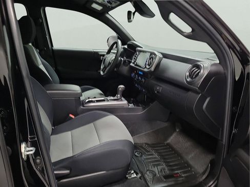 Certified 2023 Toyota Tacoma TRD Off-Road w/ Technology Package image 16