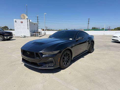 Used 2025 Ford Mustang GT Premium RWD image 1