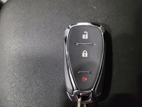 Used 2020 Chevrolet Equinox LS image 32