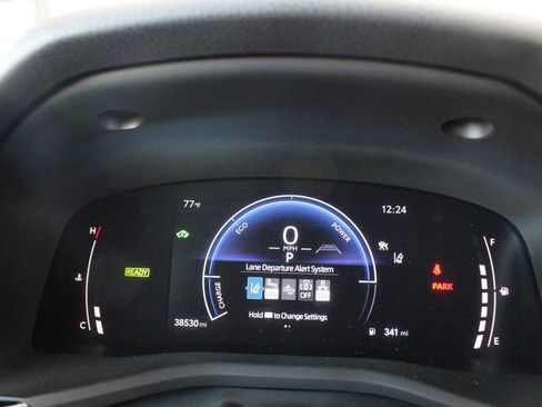 Used 2025 Toyota Camry SE image 34