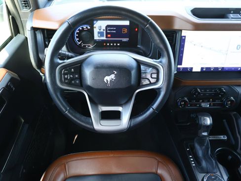 Used 2024 Ford Bronco Outer Banks image 9