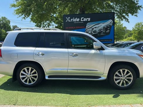 Used 2011 Lexus LX 570 4WD w/ Luxury Pkg image 8