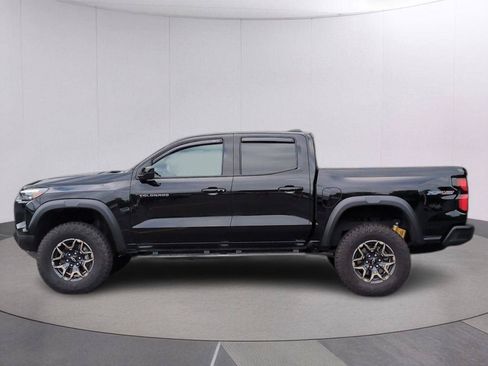 Used 2024 Chevrolet Colorado ZR2 w/ Technology Package AWD/4WD image 2