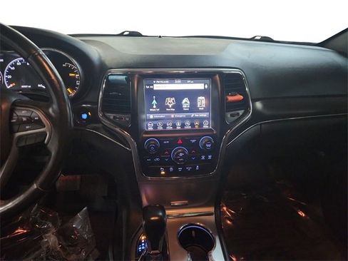 Used 2018 Jeep Grand Cherokee Limited w/ Trailer Tow Group IV image 16