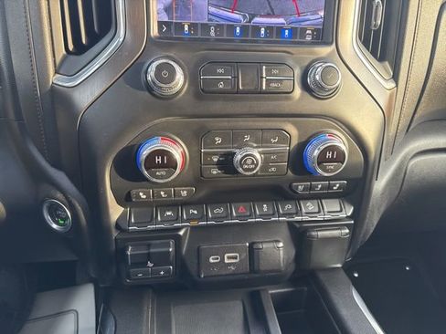 Used 2022 GMC Sierra 1500 AT4 w/ AT4 Premium Package image 23