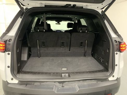 Used 2023 Chevrolet Traverse LT AWD/4WD image 22