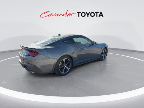 Used 2025 Ford Mustang Premium image 8