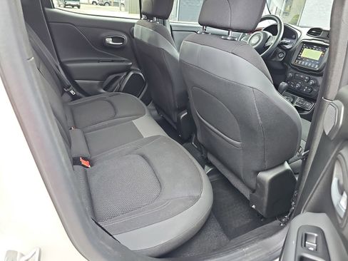 Used 2023 Jeep Renegade Latitude w/ Sun/Sound Group AWD/4WD image 12