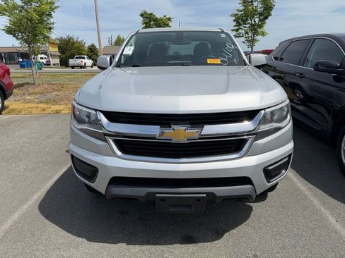 Used 2020 Chevrolet Colorado W/T w/ WT Convenience Package image 2