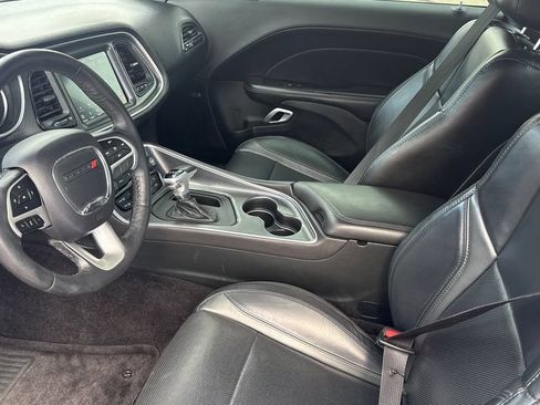 Used 2018 Dodge Challenger SXT Plus RWD image 9