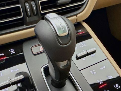 New 2026 Porsche Macan image 21