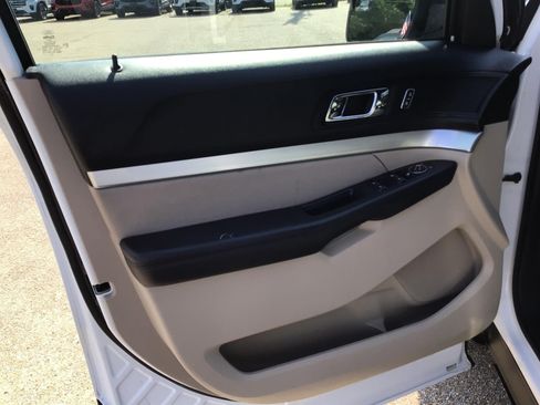 Used 2018 Ford Explorer FWD image 11