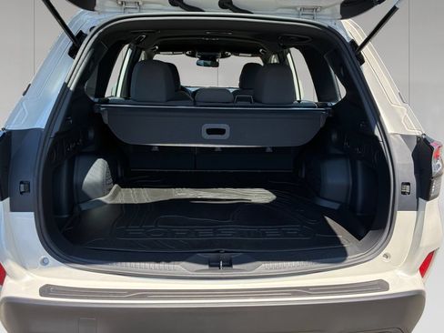 Used 2025 Subaru Forester AWD/4WD image 19