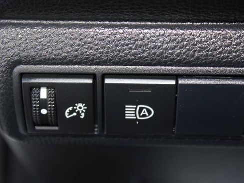 Used 2021 Toyota Corolla SE FWD image 22