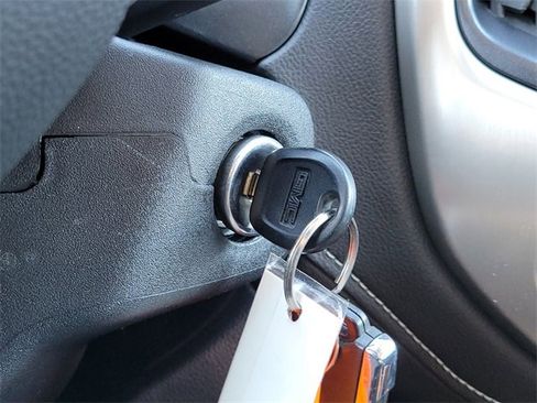 Used 2021 GMC Canyon Denali image 25