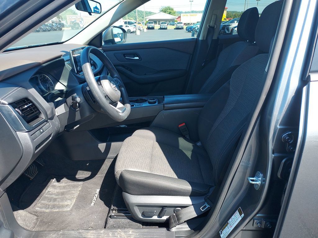 Used 2022 Nissan Rogue SV AWD/4WD image 13