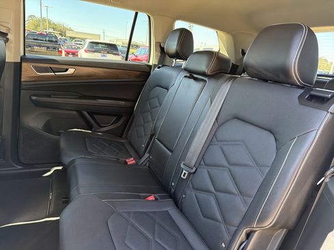 Used 2024 Volkswagen Atlas SE image 6