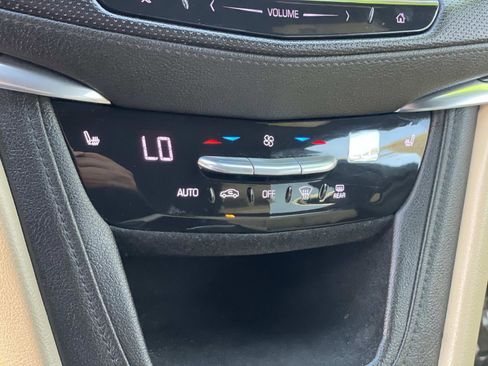 Used 2018 Cadillac XT5 Luxury w/ Driver Awareness Package image 14