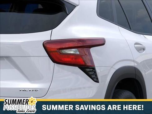 New 2026 Chevrolet Trax ACTIV w/ Sunroof Package FWD image 11