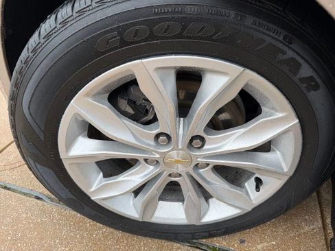 Used 2025 Chevrolet Malibu LT FWD image 24