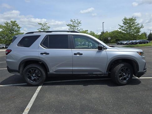 New 2025 Honda Pilot TrailSport image 21