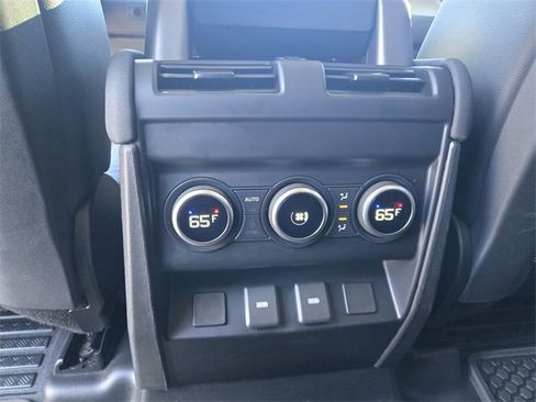 Used 2023 Land Rover Defender 110 S image 15