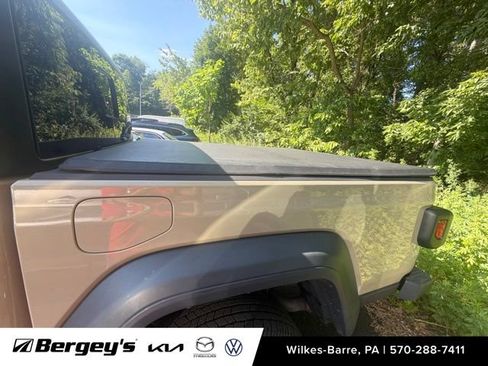Used 2020 Jeep Gladiator Sport w/ Quick Order Package 24S AWD/4WD image 10