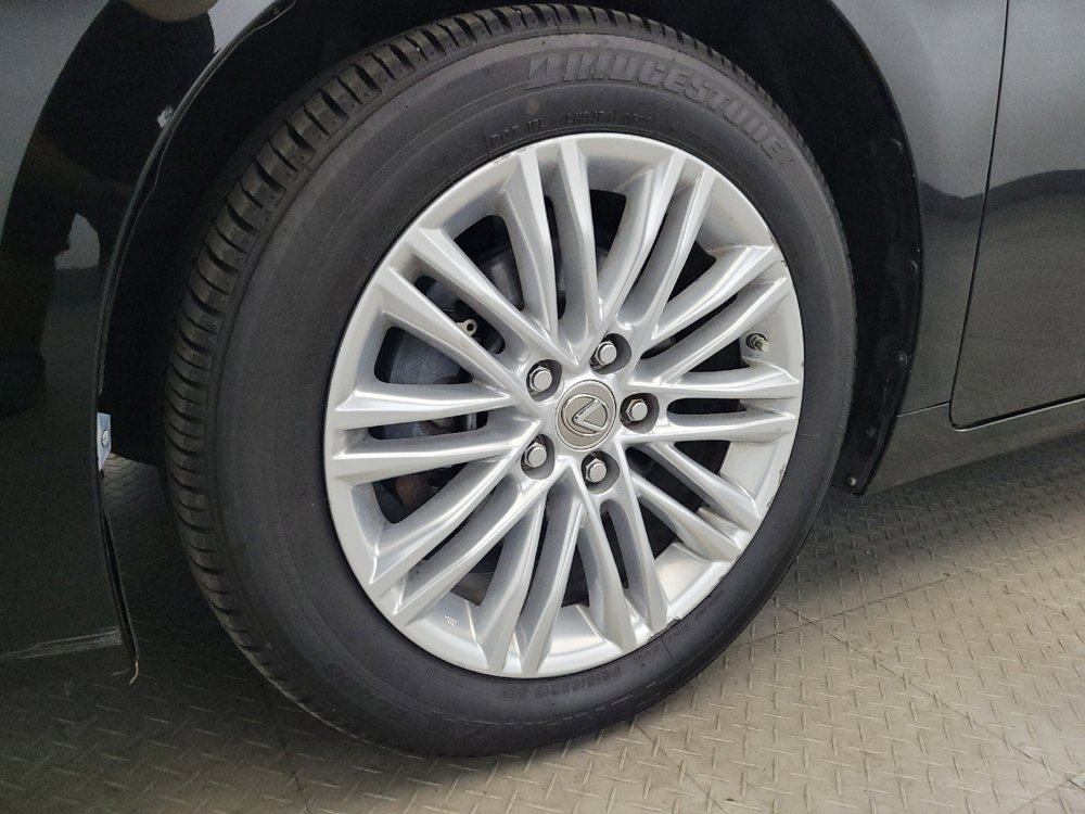 Used 2015 Lexus ES 350 w/ Luxury Package FWD image 31