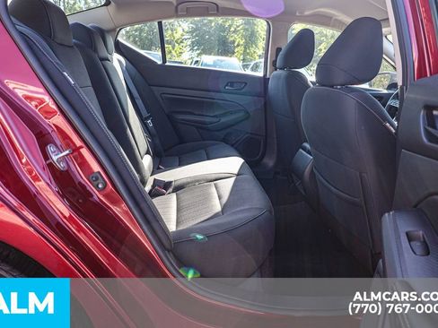 Used 2025 Nissan Altima 2.5 SV FWD image 22
