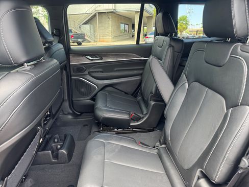 New 2026 Jeep Grand Cherokee L Limited AWD/4WD image 17