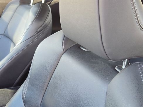 Used 2023 Toyota Venza XLE image 17