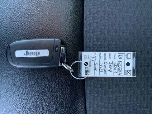 Used 2023 Jeep Compass Latitude w/ Sun and Sound Group AWD/4WD image 37