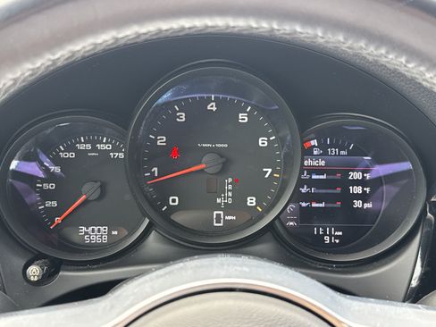 Used 2018 Porsche Macan AWD/4WD image 18