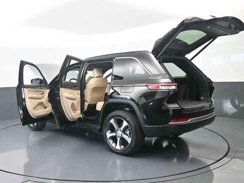 Used 2026 Jeep Grand Cherokee Limited RWD image 74