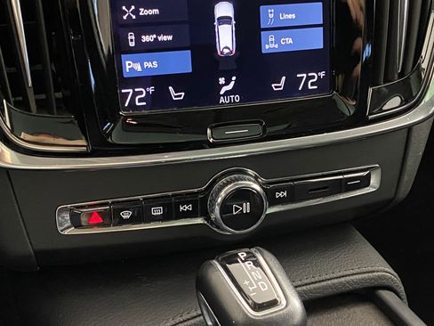 Used 2018 Volvo V90 T6 Cross Country w/ Convenience Package image 19