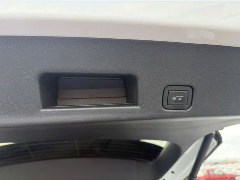 Used 2025 Buick Enclave Preferred FWD image 6