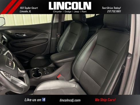 Used 2024 GMC Terrain SLT image 25