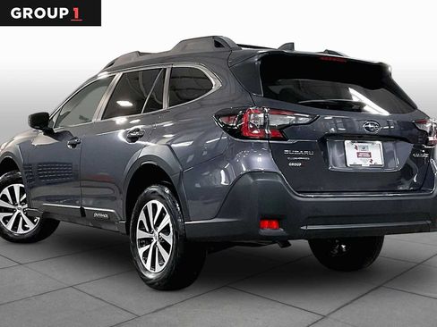 Used 2025 Subaru Outback Premium AWD/4WD image 12