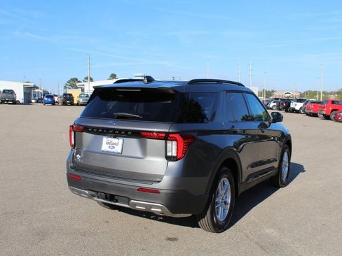 New 2026 Ford Explorer Active w/ Active Comfort Package image 10