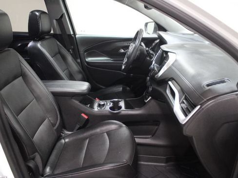 Used 2022 GMC Terrain SLT w/ Tech Package AWD/4WD image 25