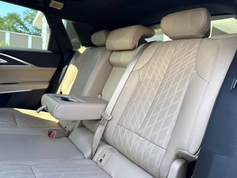 Used 2026 Cadillac Lyriq Signature Luxury w/ Nappa Leather Package AWD/4WD image 15