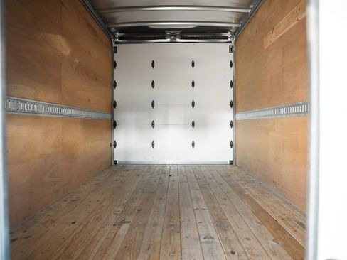 Certified 2023 Ford E-450 and Econoline 450 Super Duty w/ Power Windows & Locks Group RWD image 30