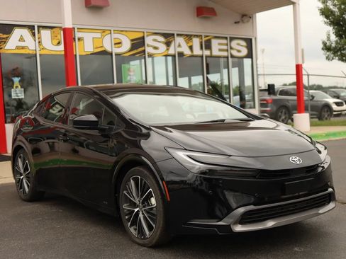 Used 2024 Toyota Prius Limited w/ Limited Premium Package AWD/4WD image 3