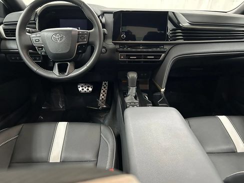 Used 2026 Toyota Camry SE w/ Convenience Package FWD image 16